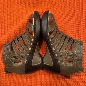 JBU women’s size 9 wedge sandal. Olive in color.